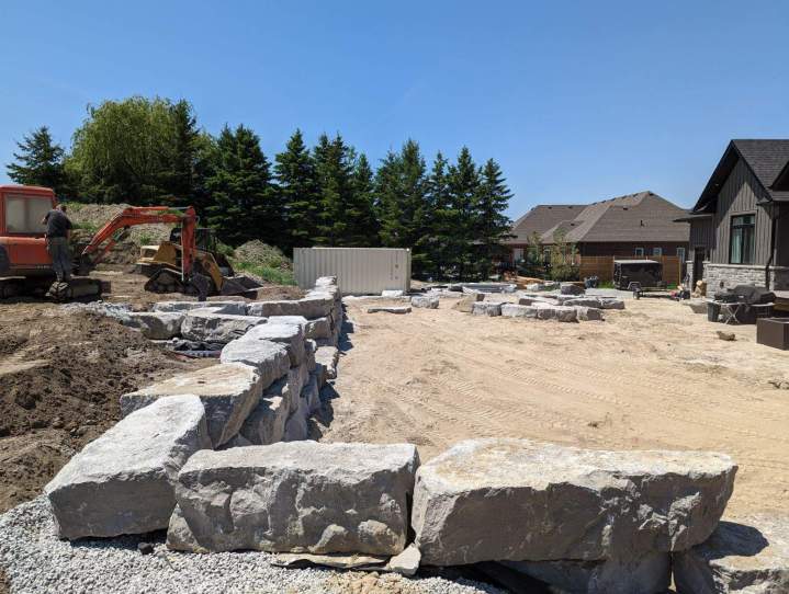 Retaining wall for pool port perry